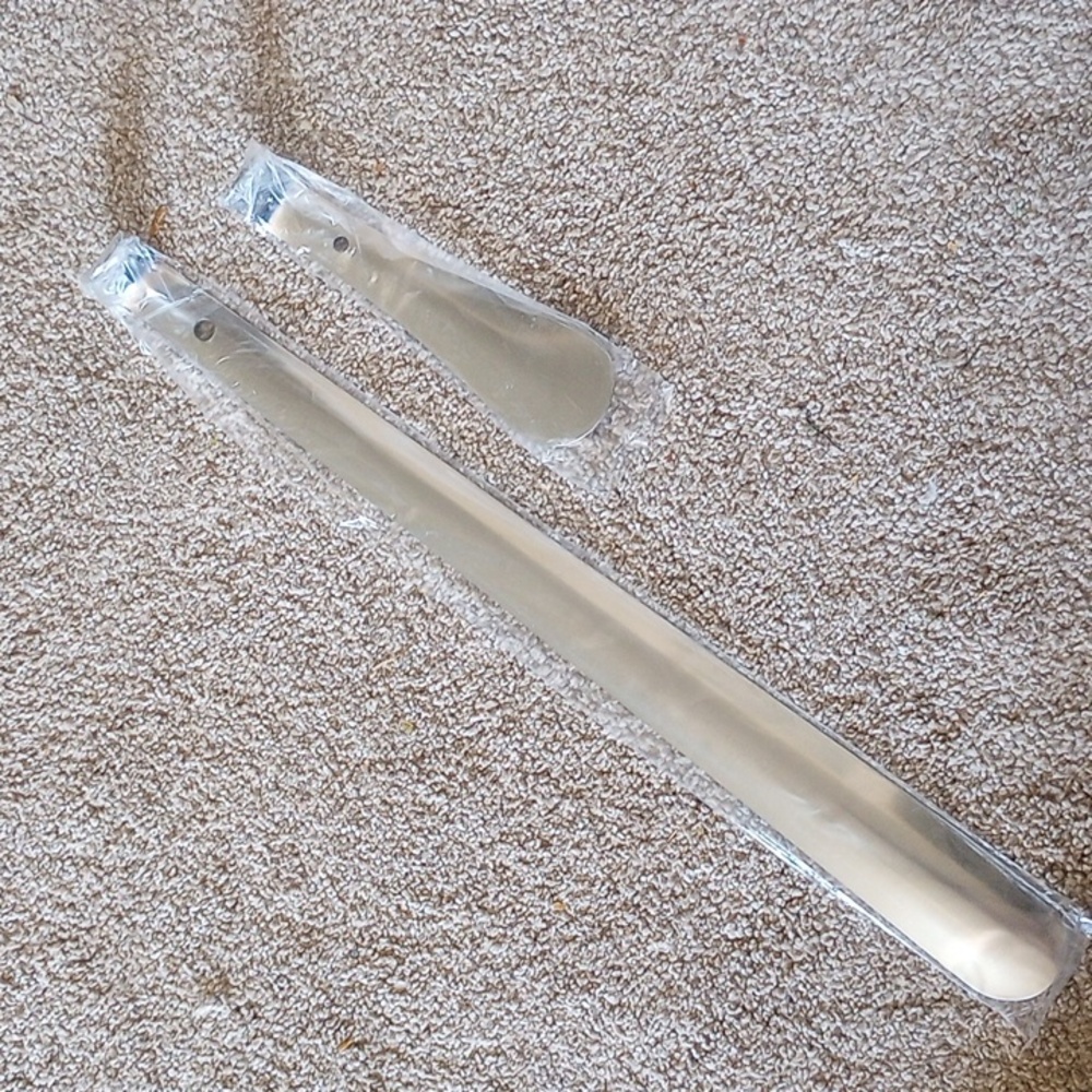 Set of 2 Metal Shoe Horns